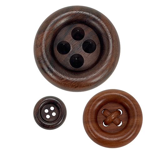 WOOD BUTTON BROOCH BROWN